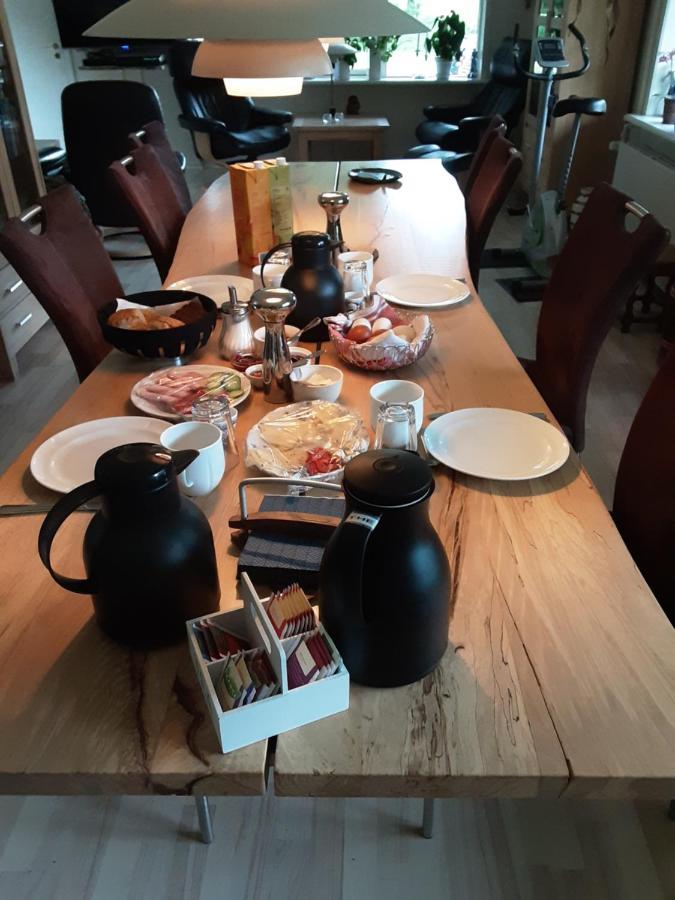 مبيت وإفطار Ostervra Tjornely المظهر الخارجي الصورة