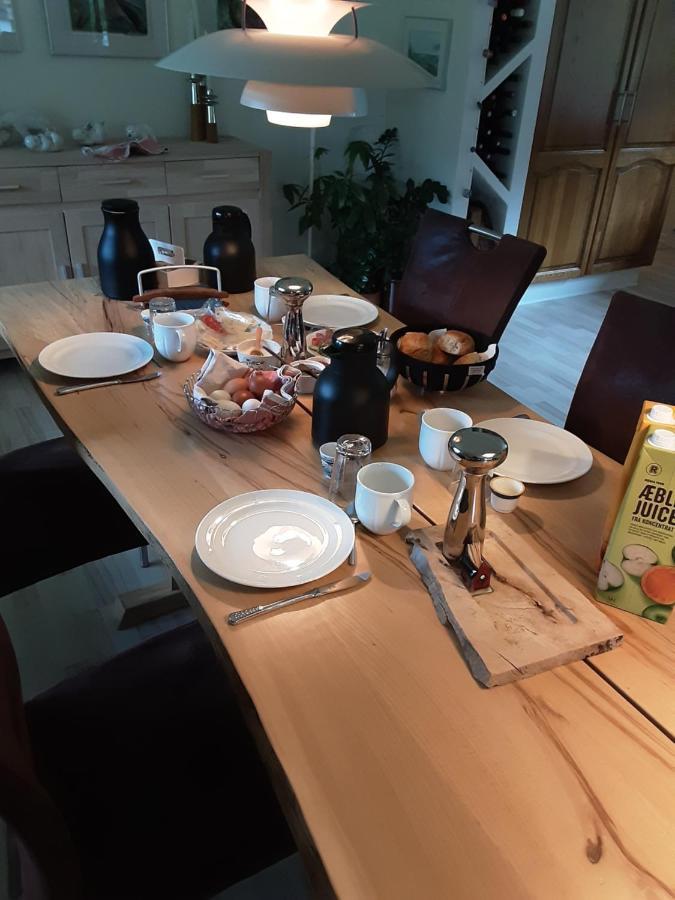 مبيت وإفطار Ostervra Tjornely المظهر الخارجي الصورة